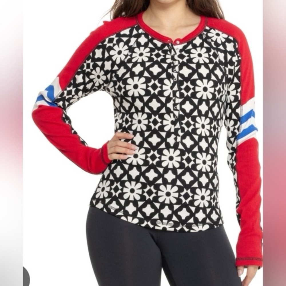 NWT FREE PEOPLE FP Movement Women's Kick Off Printed Layer Top in Aspen Onyx - Picture 7 of 11